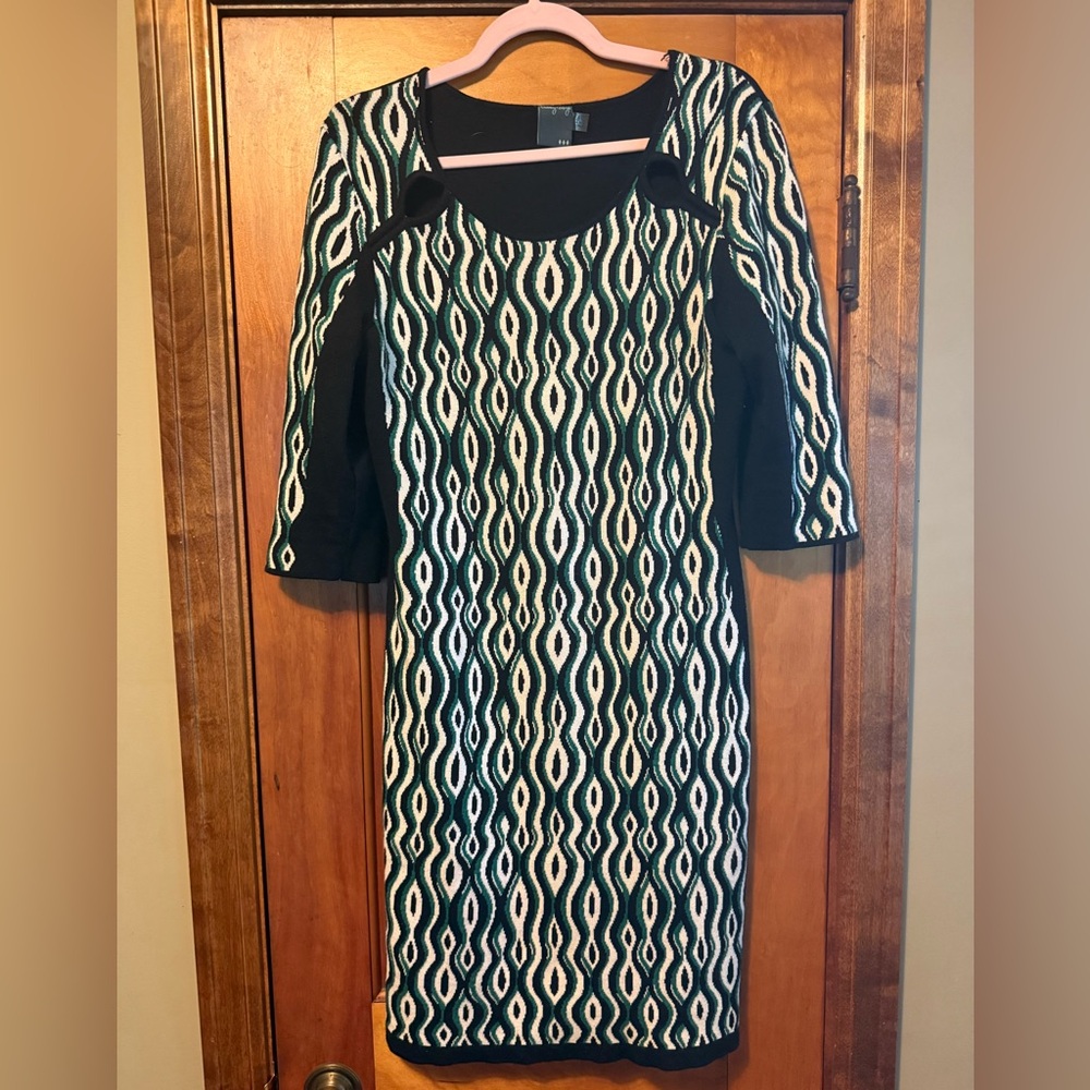 Gabby Skye Black and Green Long Sleeve Dress